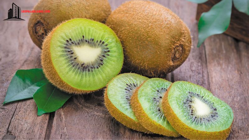 Kiwi – Thực phẩm giàu serotonin giúp ngủ ngon